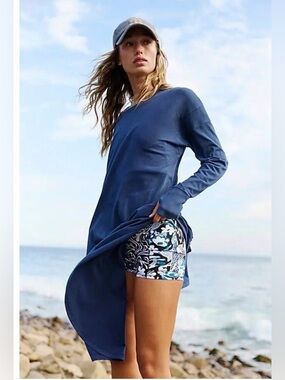 Free People FP MOVEMENT Long Game Tunic size Small Midnight Navy